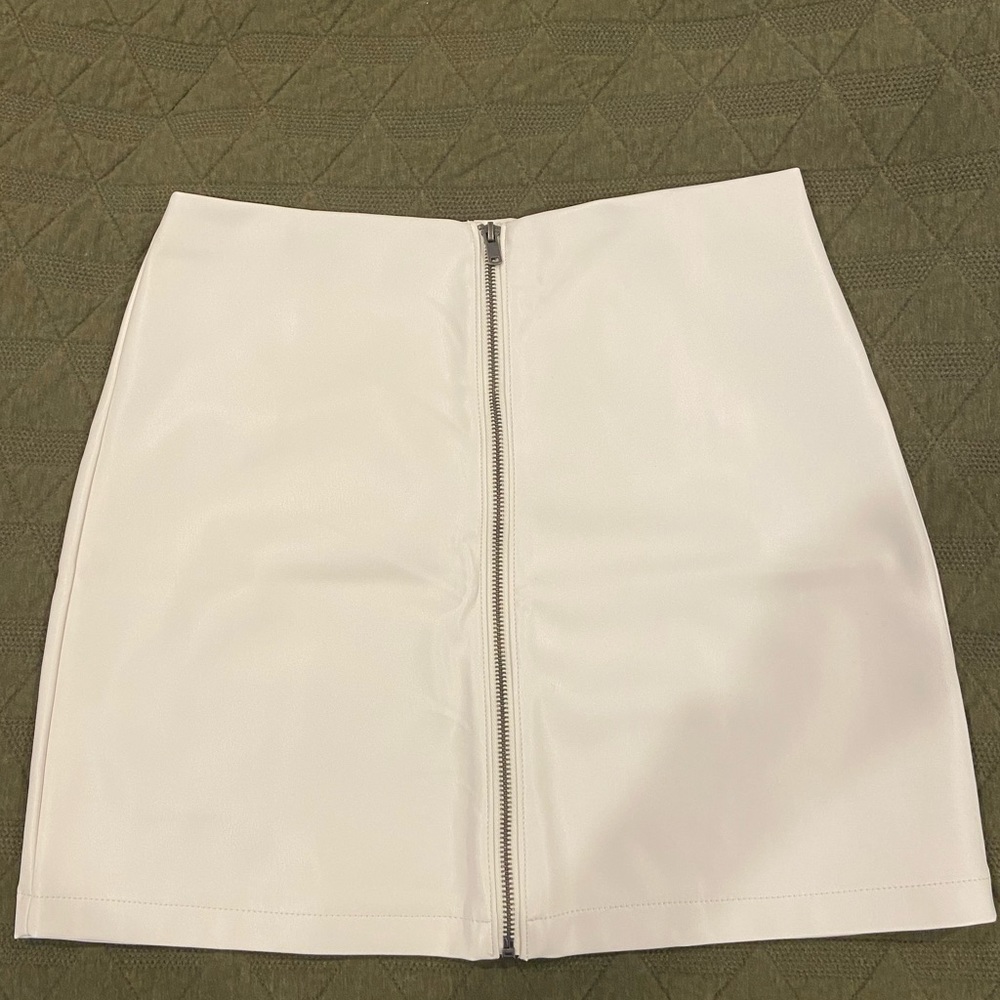 Abercrombie & Fitch (p)leather skirt